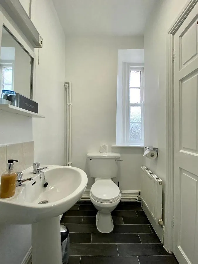 Harts Head Hotel Сеттл 4*,  Великобритания